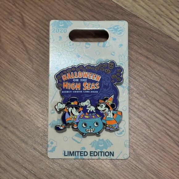Disney Halloween On The High Seas 2020 Cruise Lines Limited Edition 2500 Pin - Picture 1 of 2